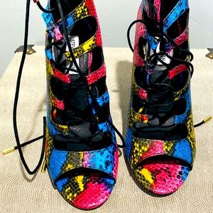 Steve Madden Cammora Multi Snake Pump - Sz 10